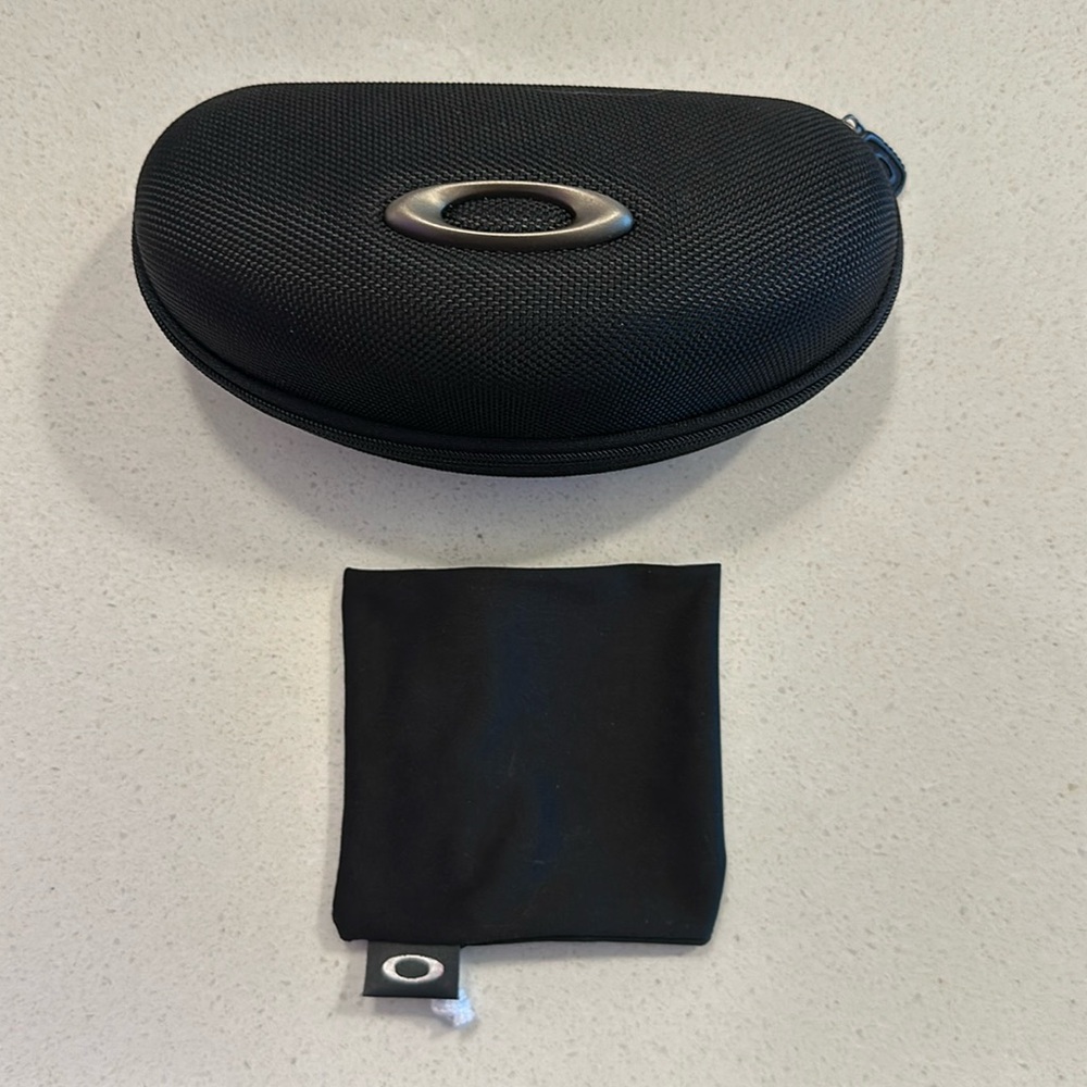 Oakley cover case